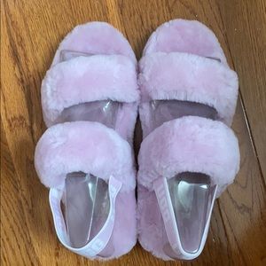 UGG “oh yeah” slippers